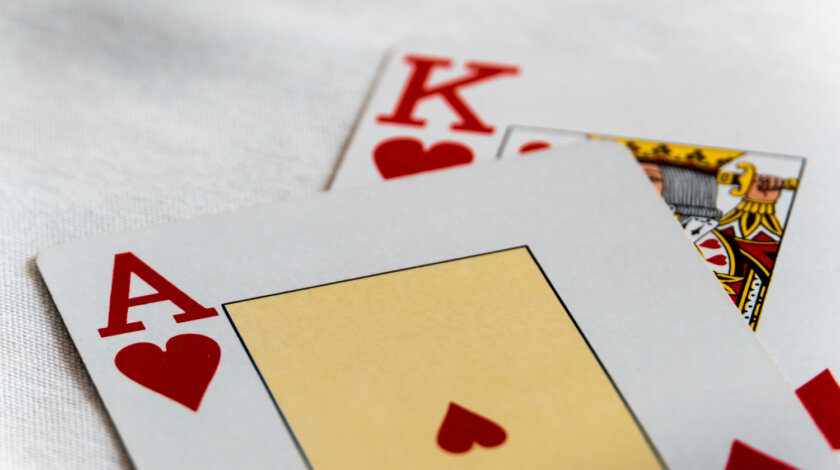 今すぐ使える！ブラックジャックの勝率を上げる基本戦略を紹介！